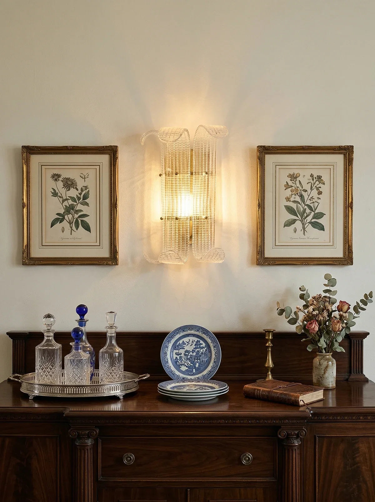 Curved Ribbed Glass Texture Wall Lamp