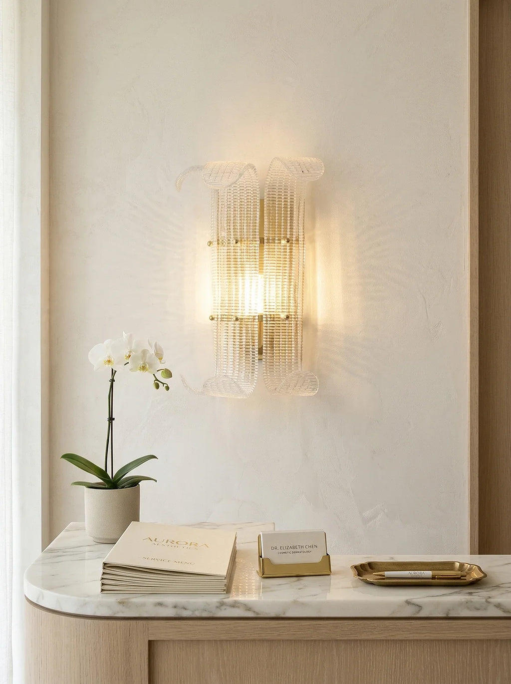 Curved Ribbed Glass Texture Wall Lamp