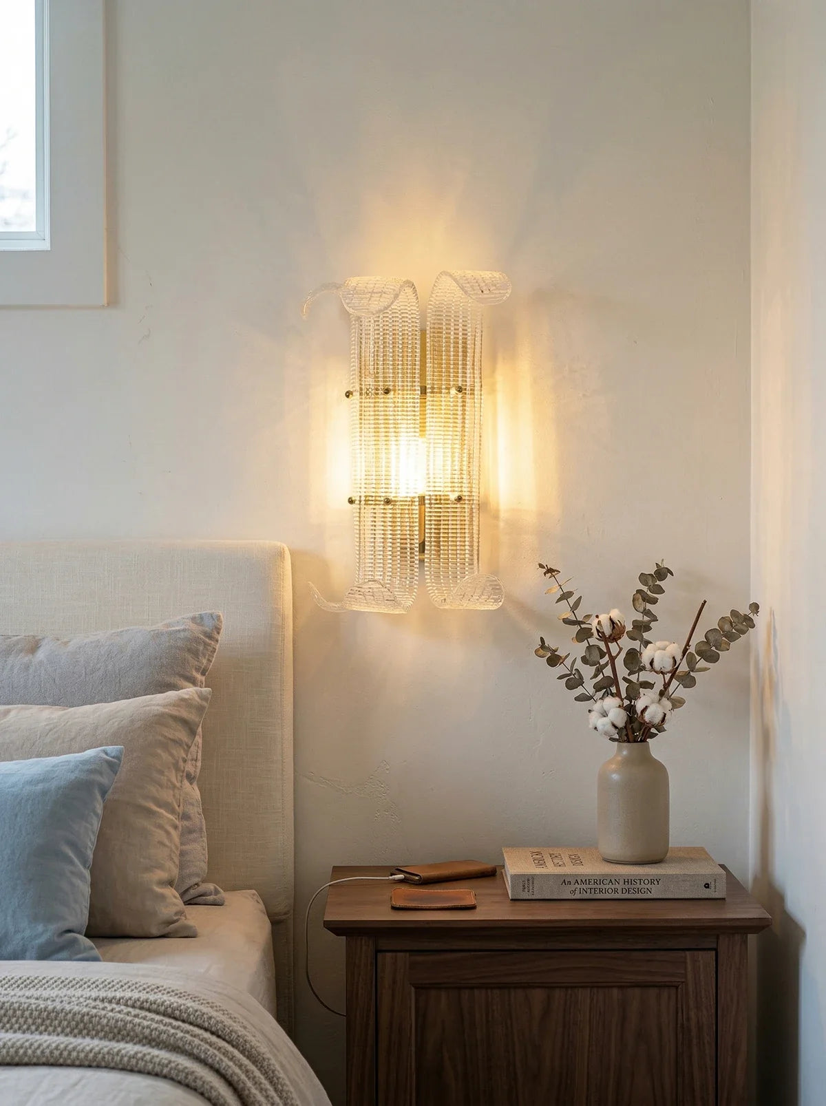 Curved Ribbed Glass Texture Wall Lamp